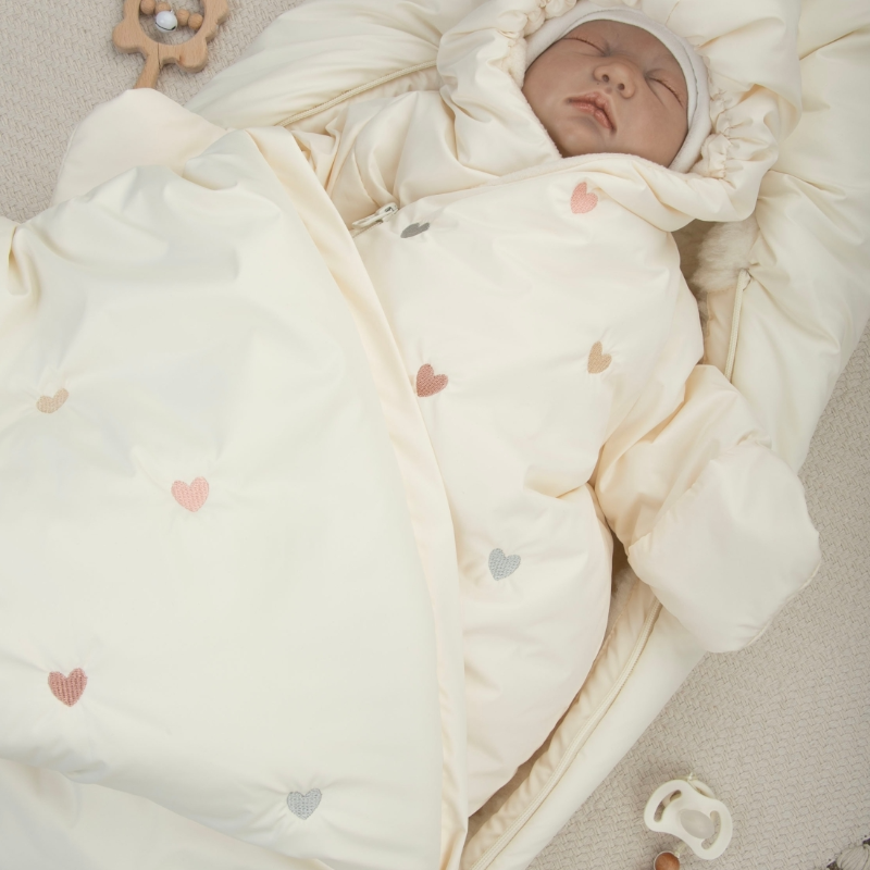 Комплект на выписку 5 предметов "Акварель.Вышивка Сердечки", зимний, молоко Комплект на выписку 5 предметов "Акварель.Вышивка Сердечки", зимний, молоко