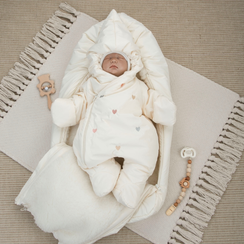 Комплект на выписку 5 предметов "Акварель.Вышивка Сердечки", зимний, молоко Комплект на выписку 5 предметов "Акварель.Вышивка Сердечки", зимний, молоко